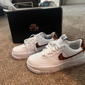 Nike airforce 1 - NEVER WORN IN BOX